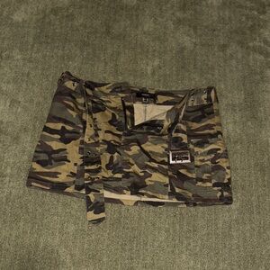 Camouflage Mini Skirt with Belt